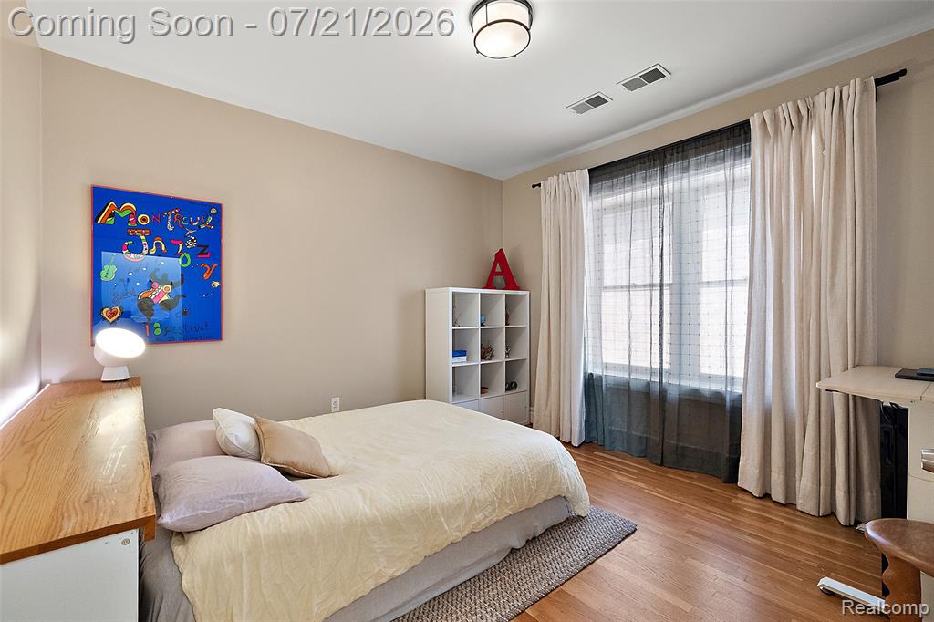443 E Ferry Street Property Photo 15