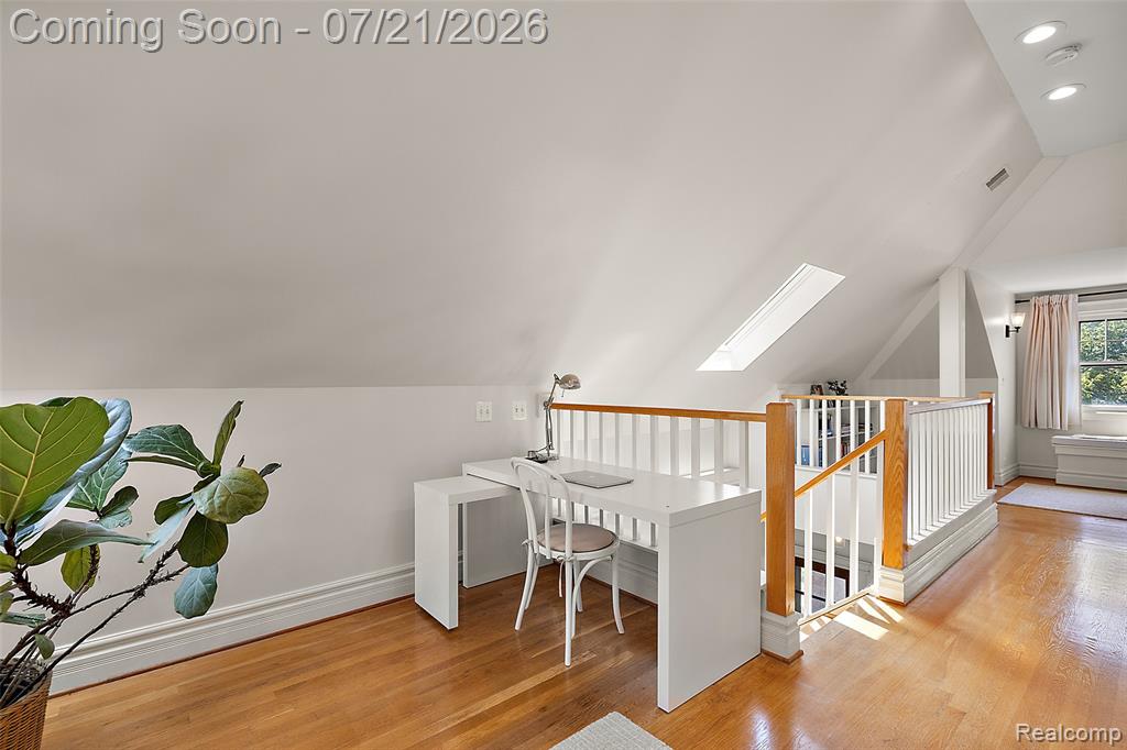443 E Ferry Street Property Photo 25