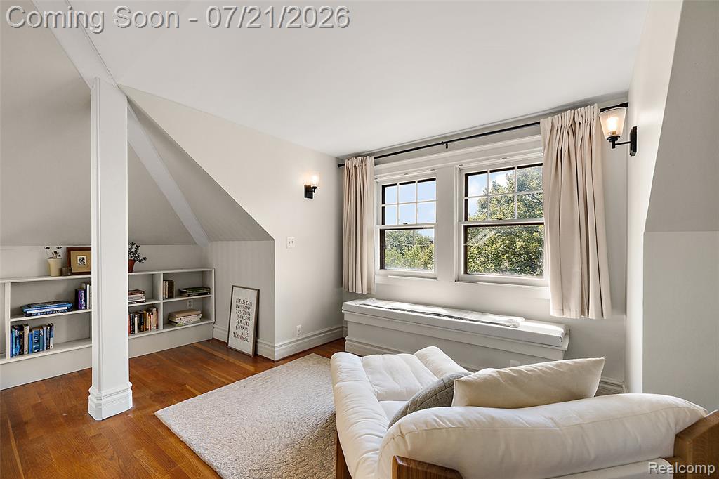 443 E Ferry Street Property Photo 28