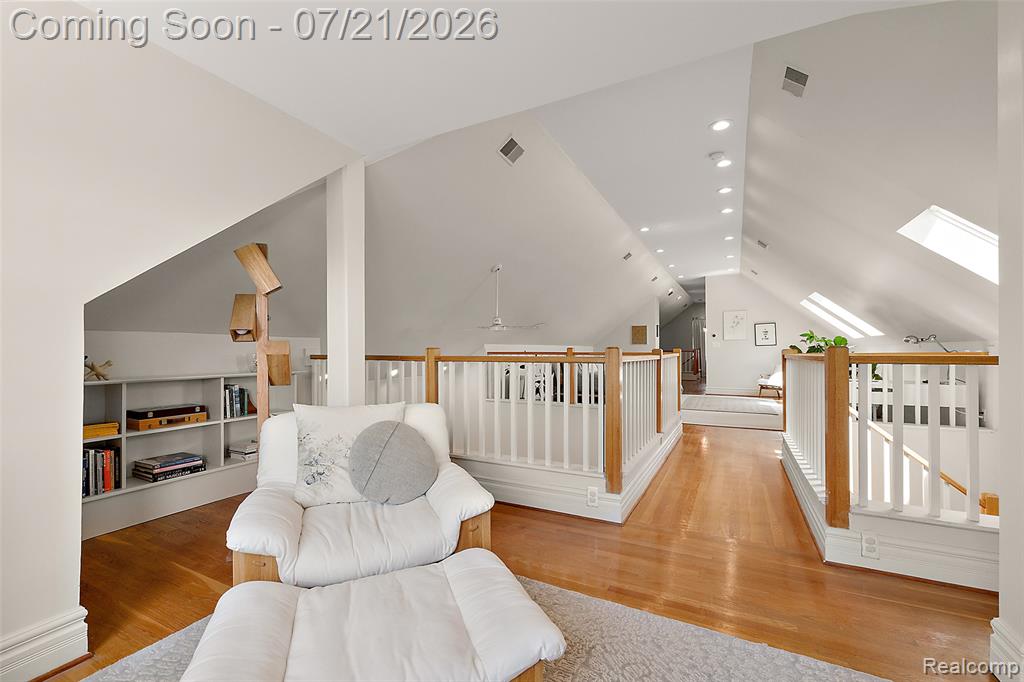 443 E Ferry Street Property Photo 29