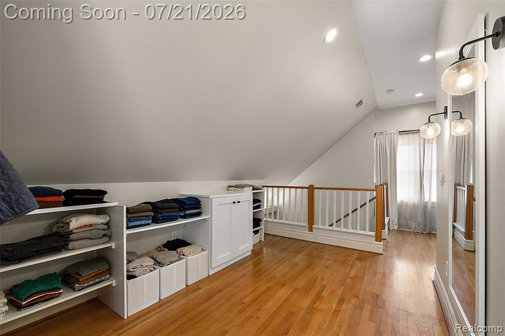 443 E Ferry Street Property Photo 31