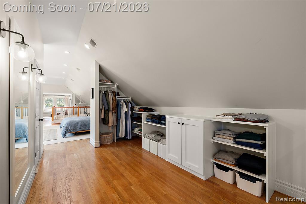 443 E Ferry Street Property Photo 32