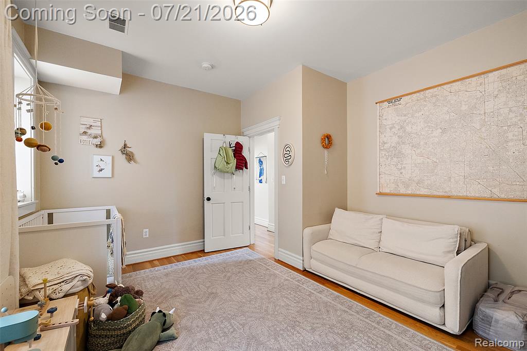 443 E Ferry Street Property Photo 40