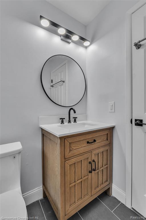 2655 E Maple Road Property Photo 26