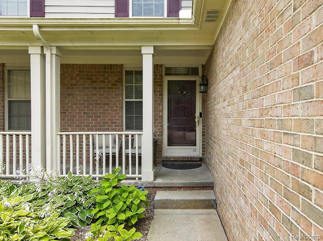 32969 Brookside Circle Property Photo 3