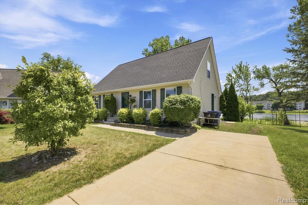 879 Barren Oaks Drive Property Photo 3