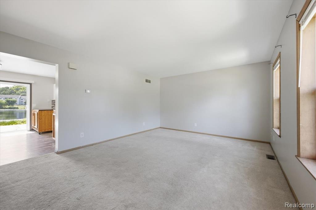 879 Barren Oaks Drive Property Photo 9