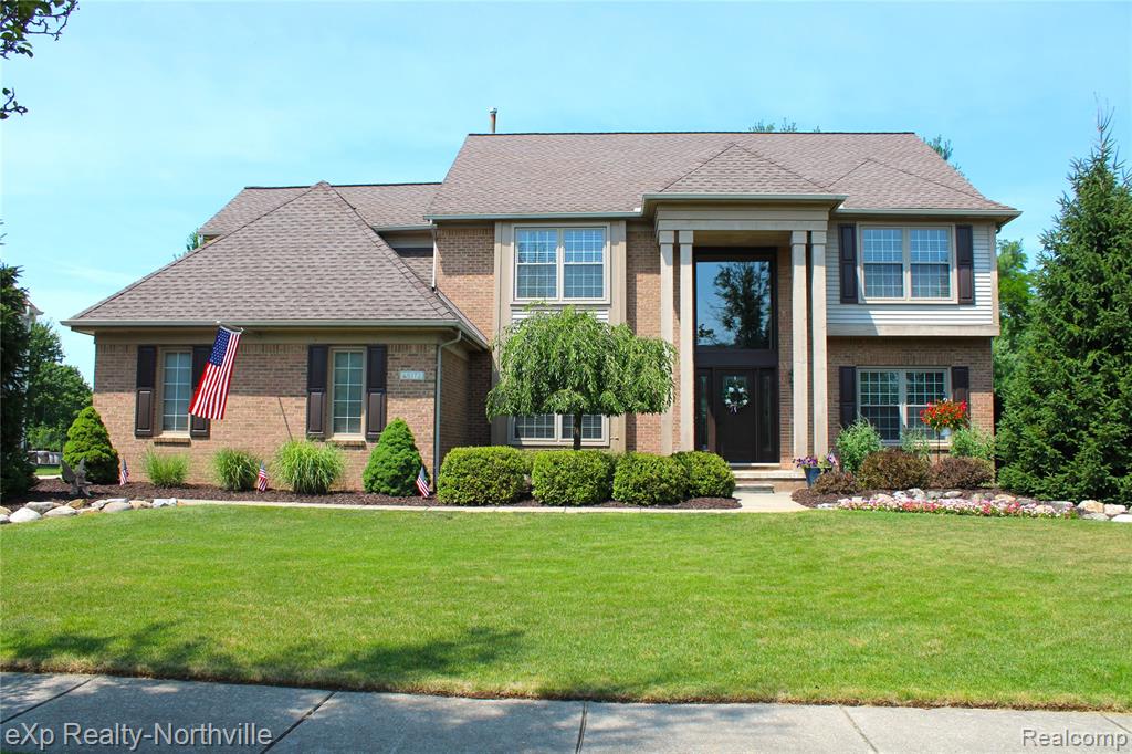48172 Royal Pointe Drive Property Photo 1