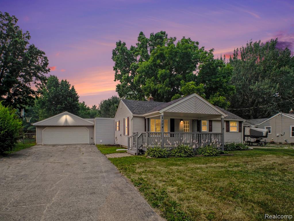 5104 Esta Drive Property Photo 1