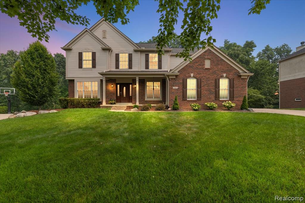1885 Avon Glen Lane