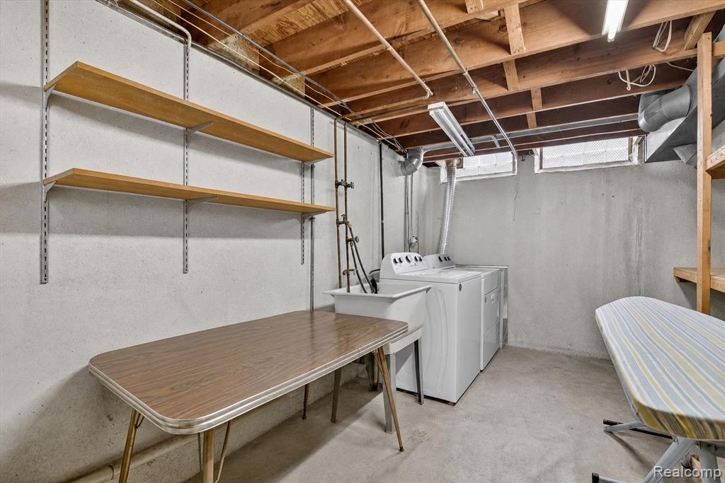 27241 Evelyn Avenue Property Photo 33