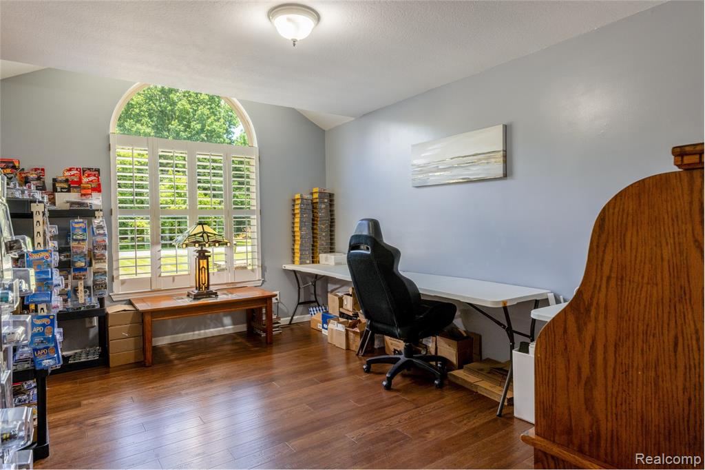 38575 Barth Street Property Photo 20