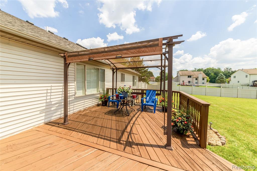 38575 Barth Street Property Photo 44