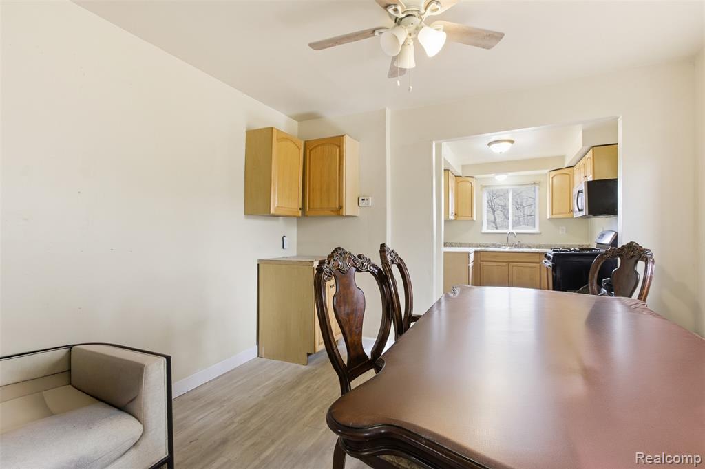 6011 Washington Street Property Photo 5