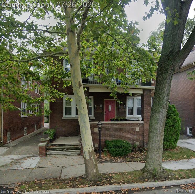 837 Beaconsfield 1S Property Photo 1