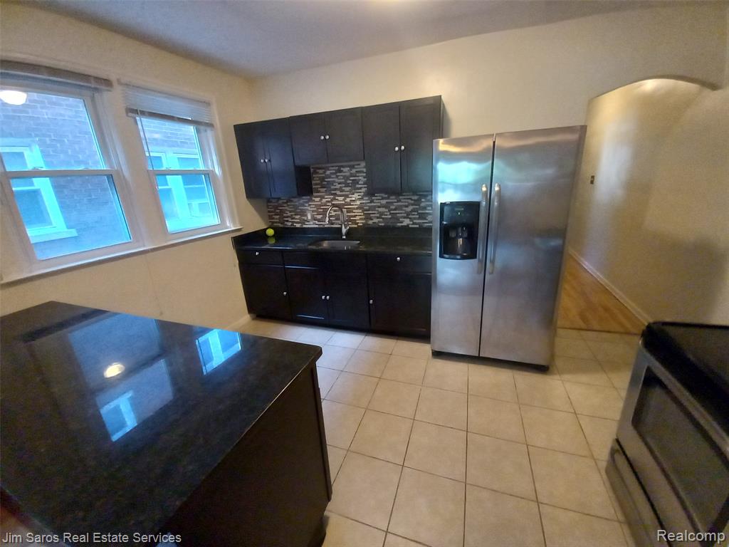 837 Beaconsfield 1s Property Photo 5