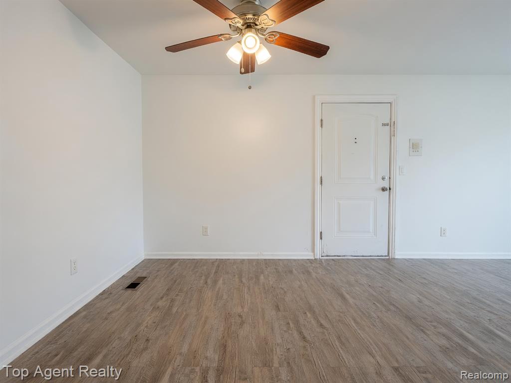 14211 Ivanhoe Drive Property Photo 6