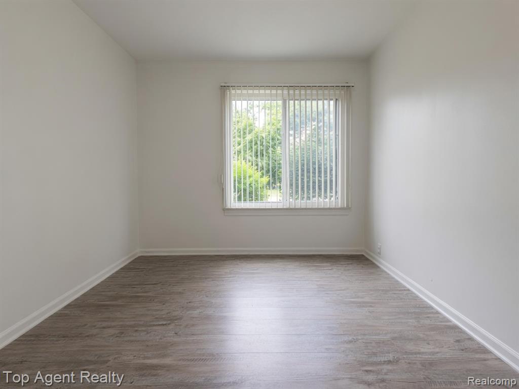 14211 Ivanhoe Drive Property Photo 7