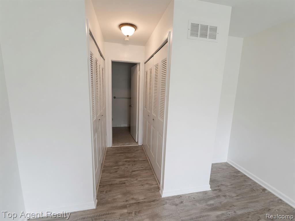 14211 Ivanhoe Drive Property Photo 8
