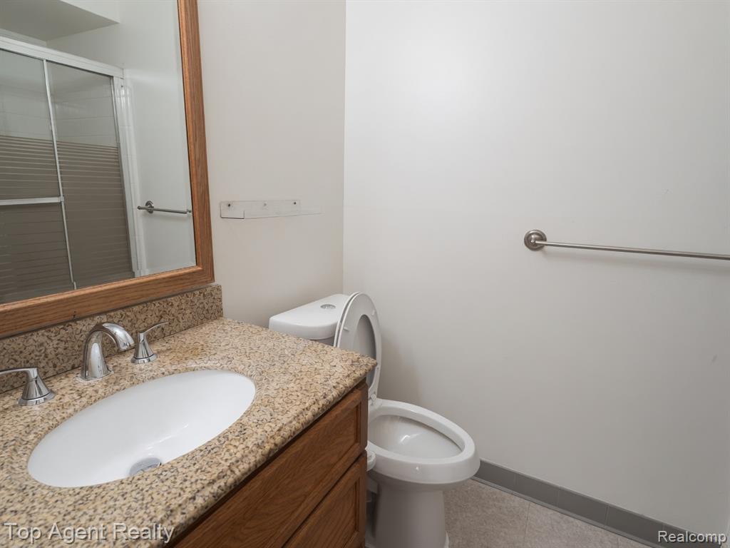 14211 Ivanhoe Drive Property Photo 10