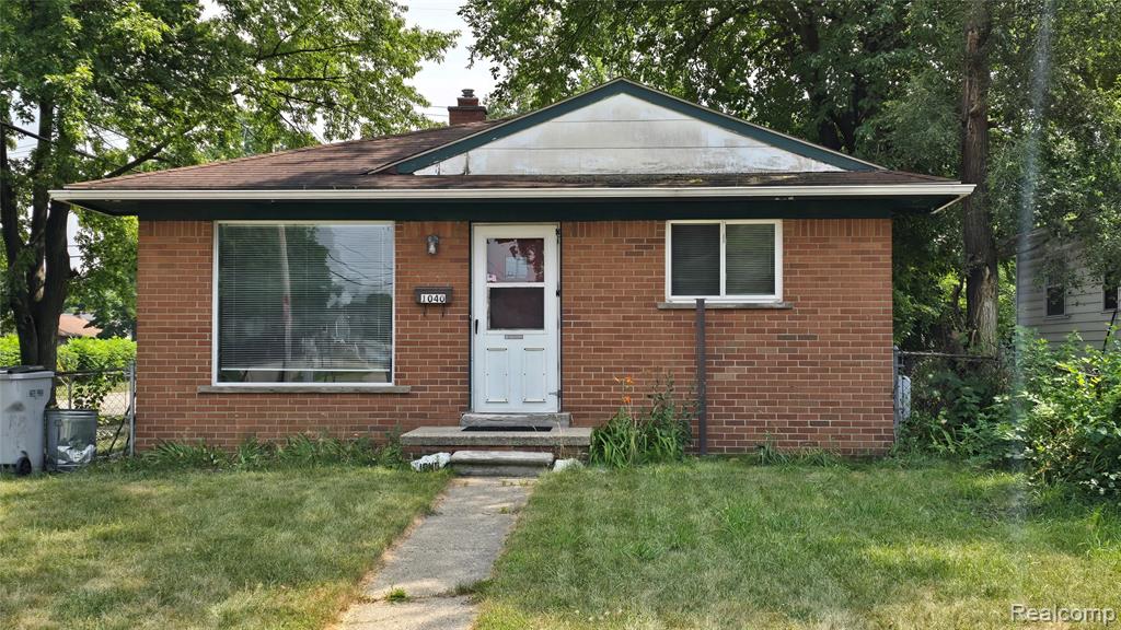 1040 E Bernhard Avenue Property Photo 1