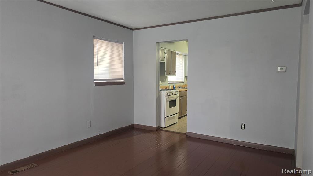 1040 E Bernhard Avenue Property Photo 2