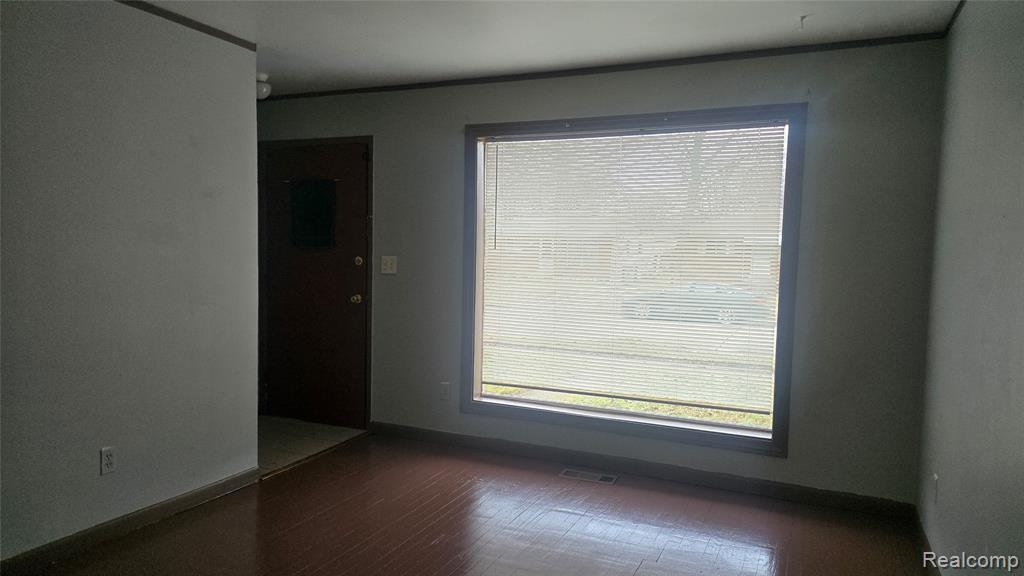 1040 E Bernhard Avenue Property Photo 3