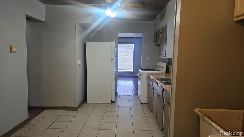 1040 E Bernhard Avenue Property Photo 5