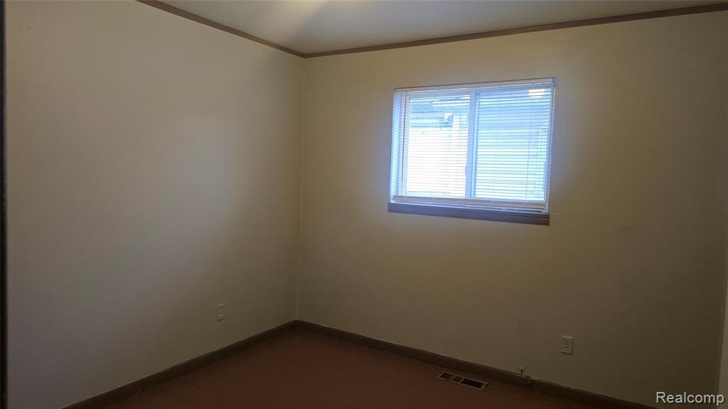 1040 E Bernhard Avenue Property Photo 8