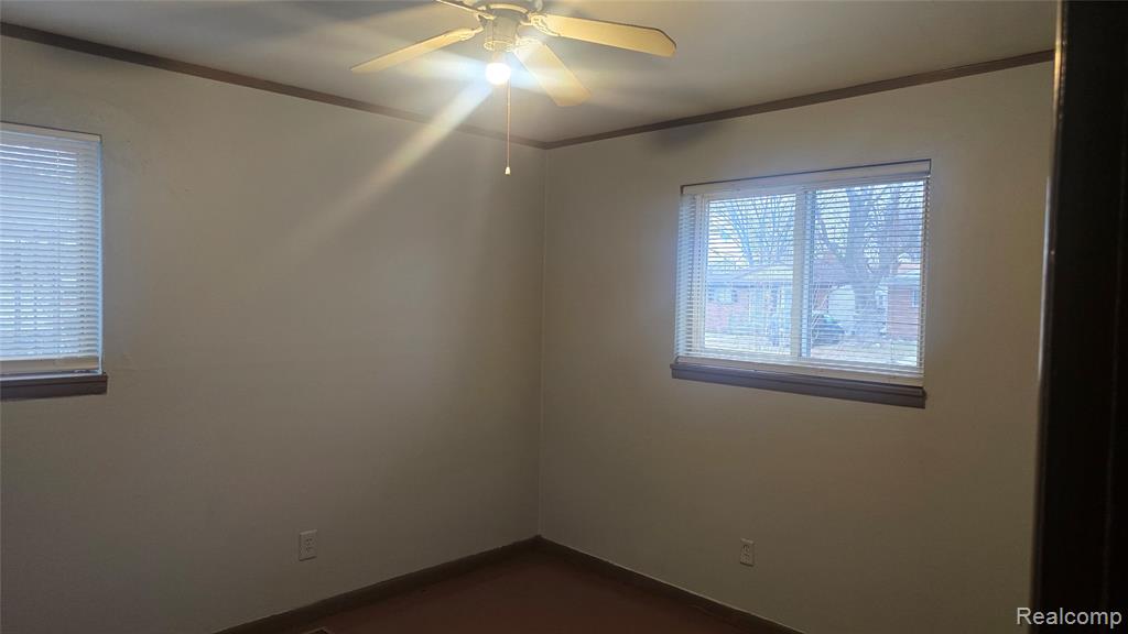 1040 E Bernhard Avenue Property Photo 9