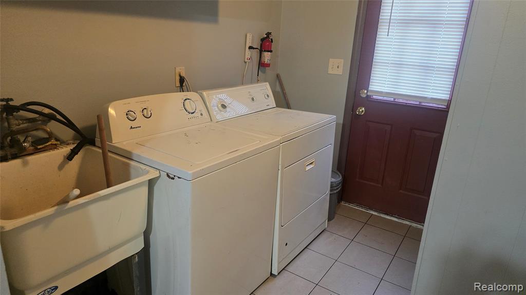 1040 E Bernhard Avenue Property Photo 10