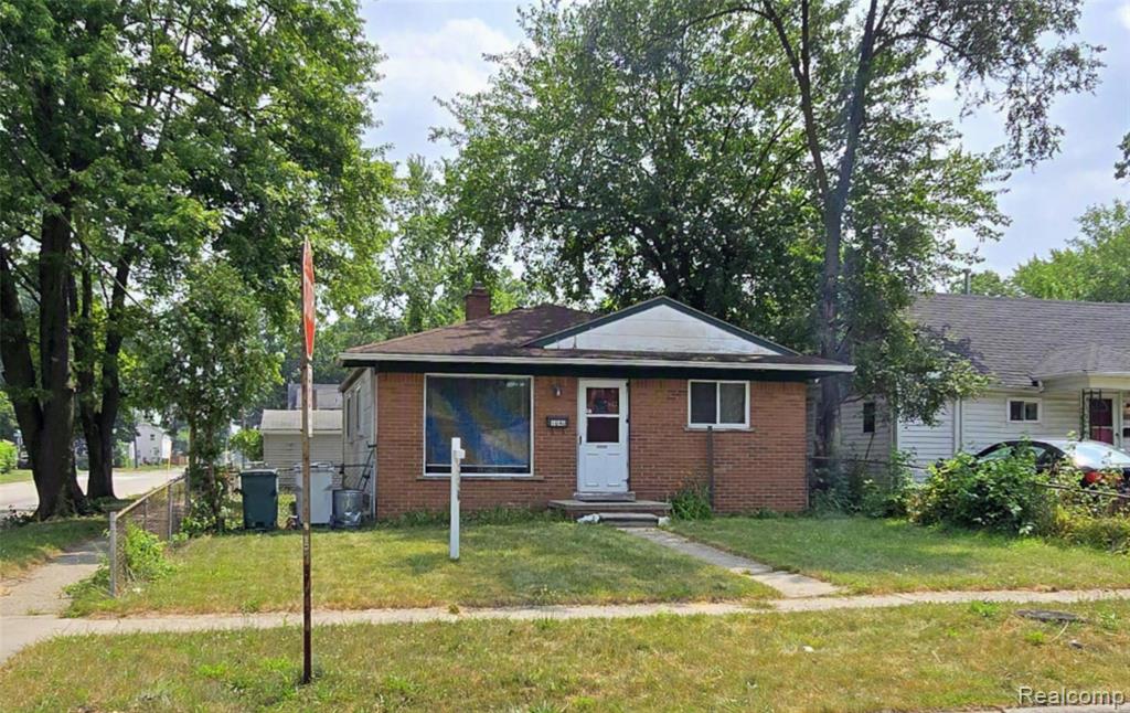 1040 E Bernhard Avenue Property Photo 14
