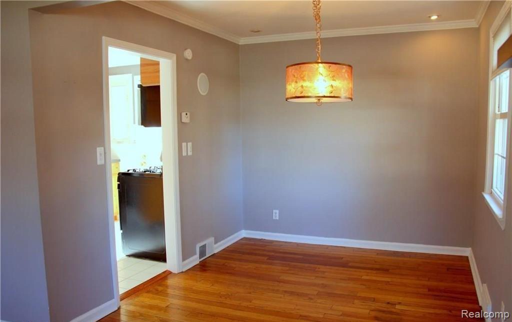 1796 Graefield Road Property Photo 4