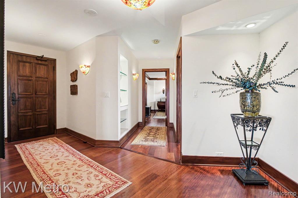5000 Town Center Property Photo 5