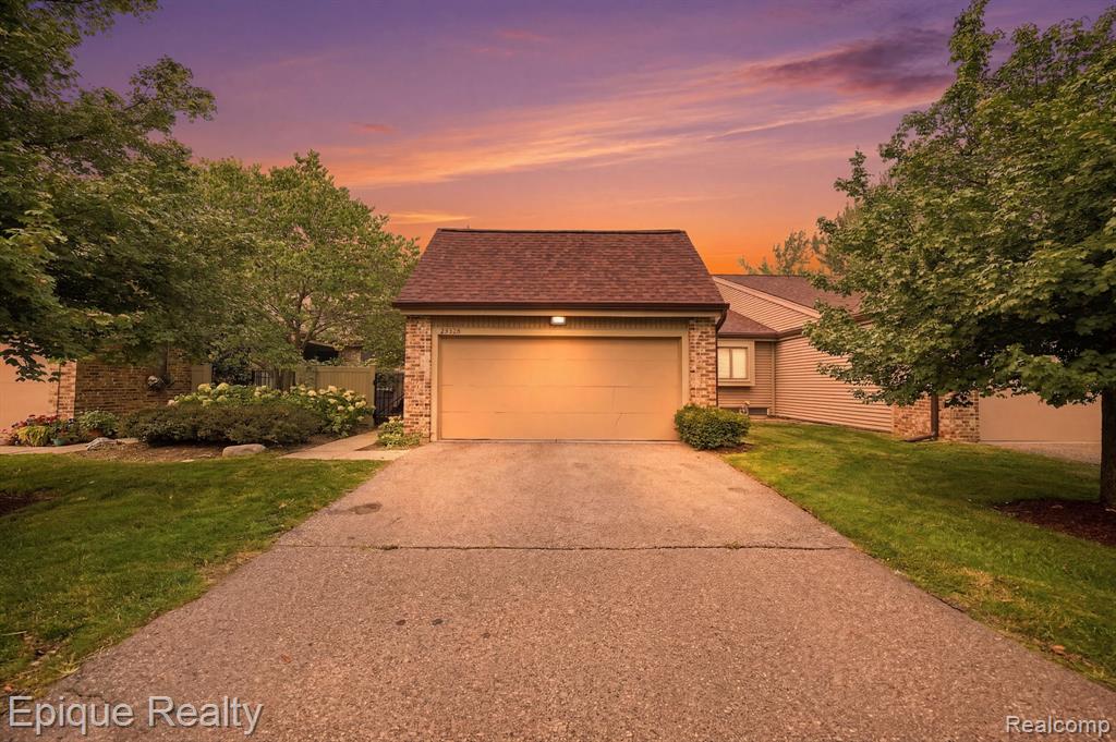 27328 Apple Blossom Lane