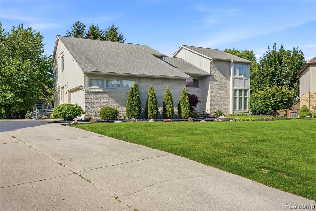 39044 Wilton Court Property Photo 1