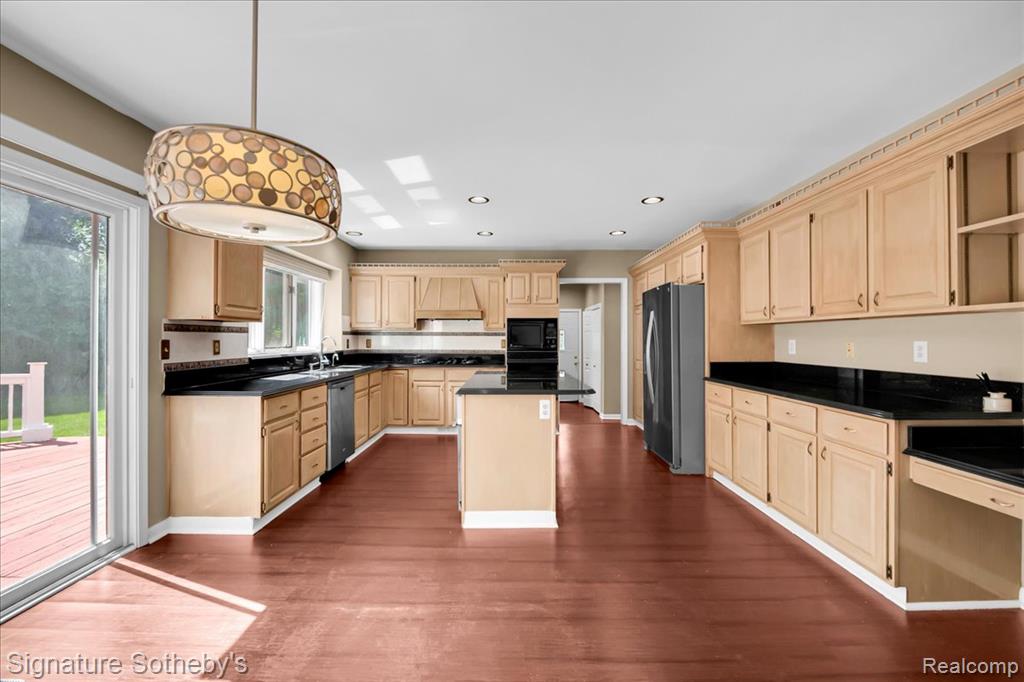 4866 Riverchase Drive Property Photo 17