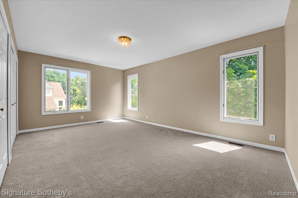 4866 Riverchase Drive Property Photo 26