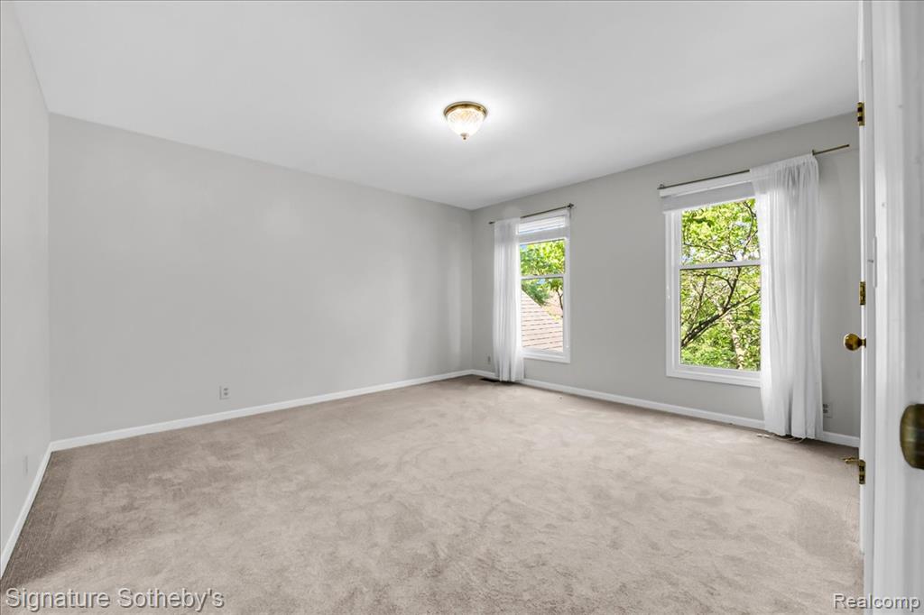 4866 Riverchase Drive Property Photo 32