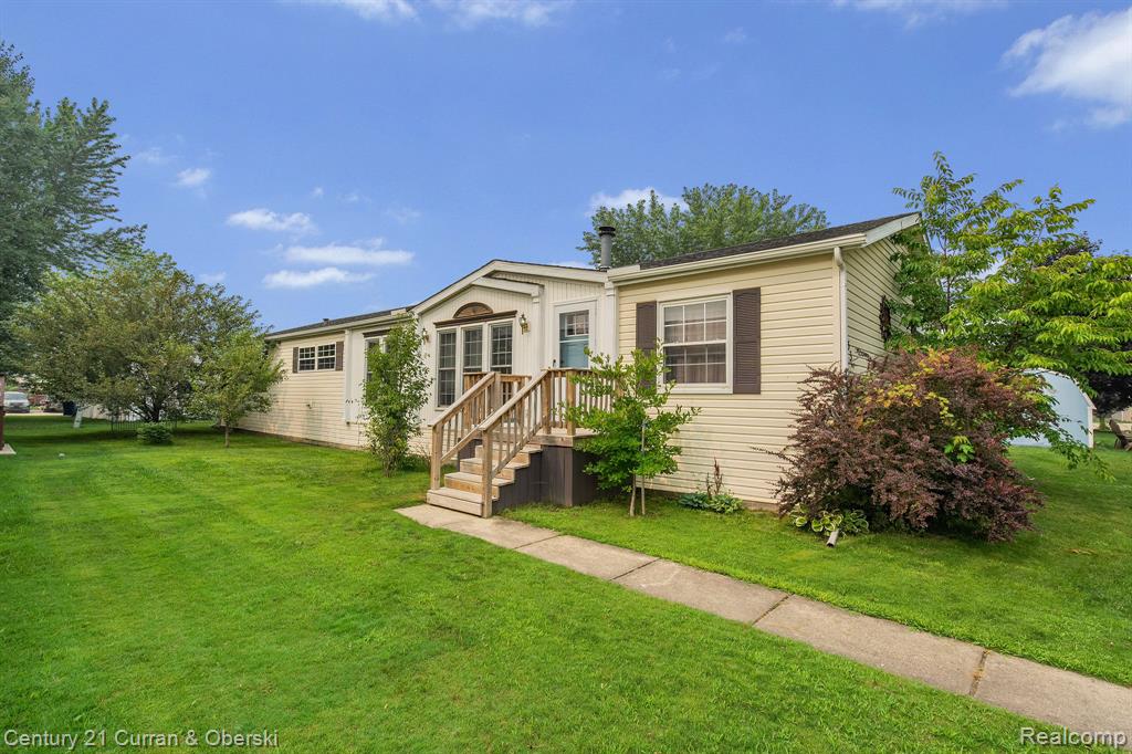 39253 Island Drive Property Photo 1