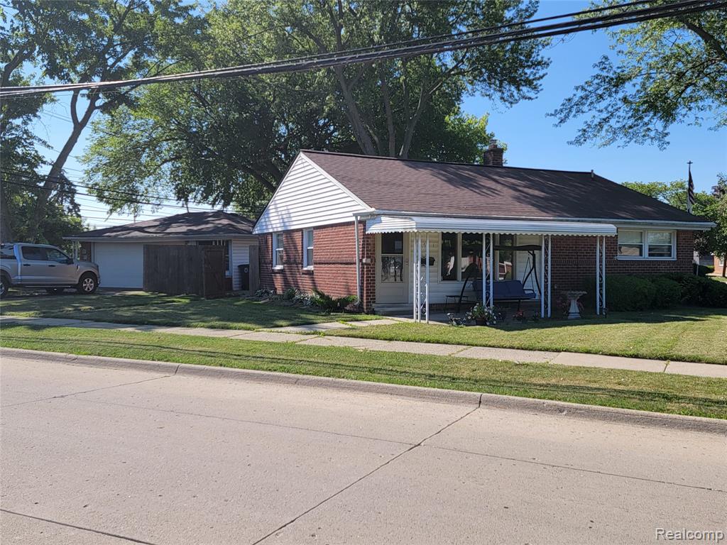 18511 Wendy Property Photo 1
