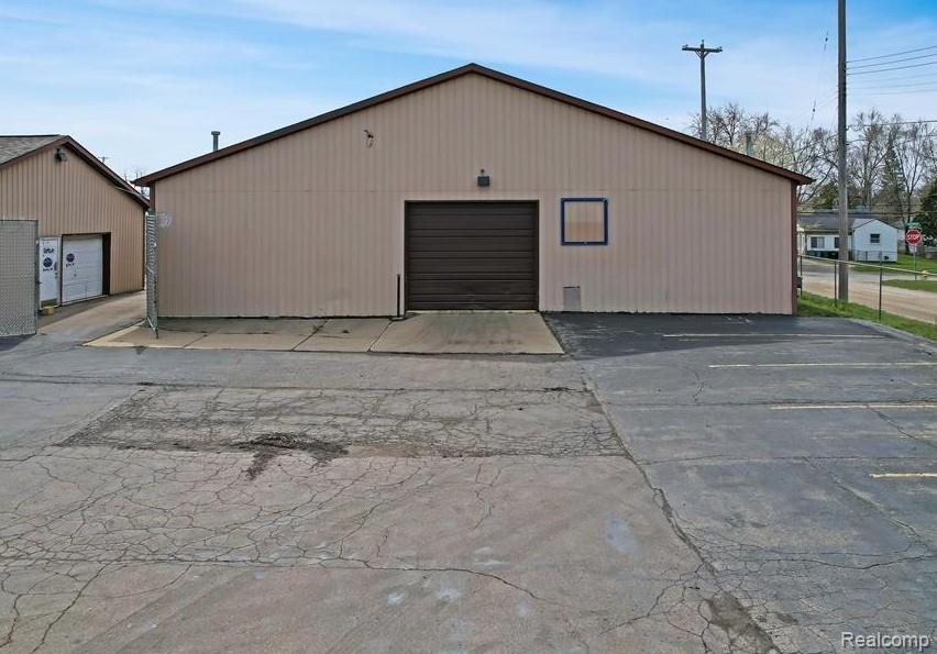 4094 S Saginaw Street Property Photo 2