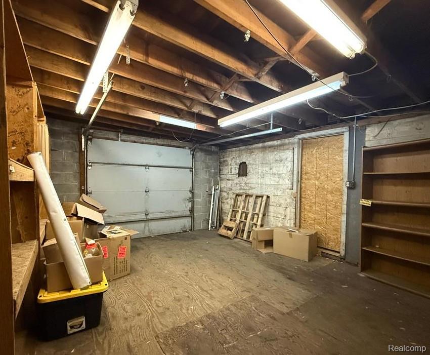 4094 S Saginaw Street Property Photo 14