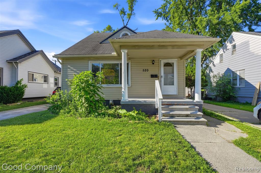 520 E Muir Avenue Property Photo 1