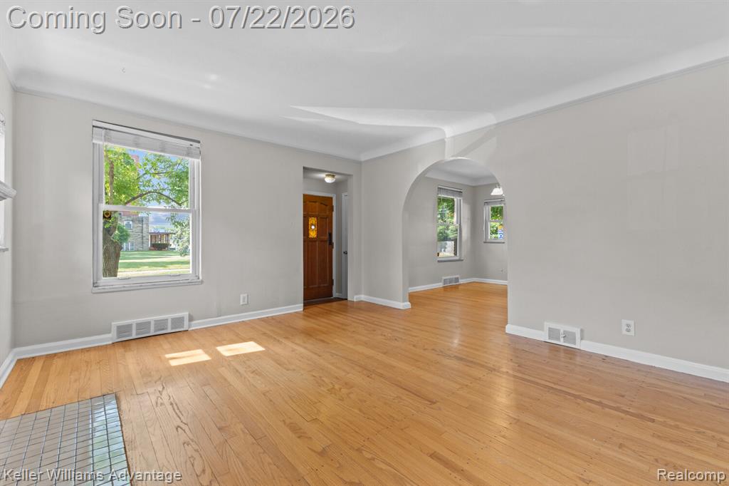 307 E Chesterfield Street Property Photo 8