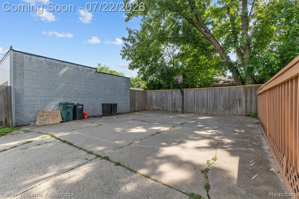 307 E Chesterfield Street Property Photo 33