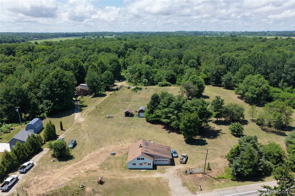 2898 Lakeshore Road Property Photo 4