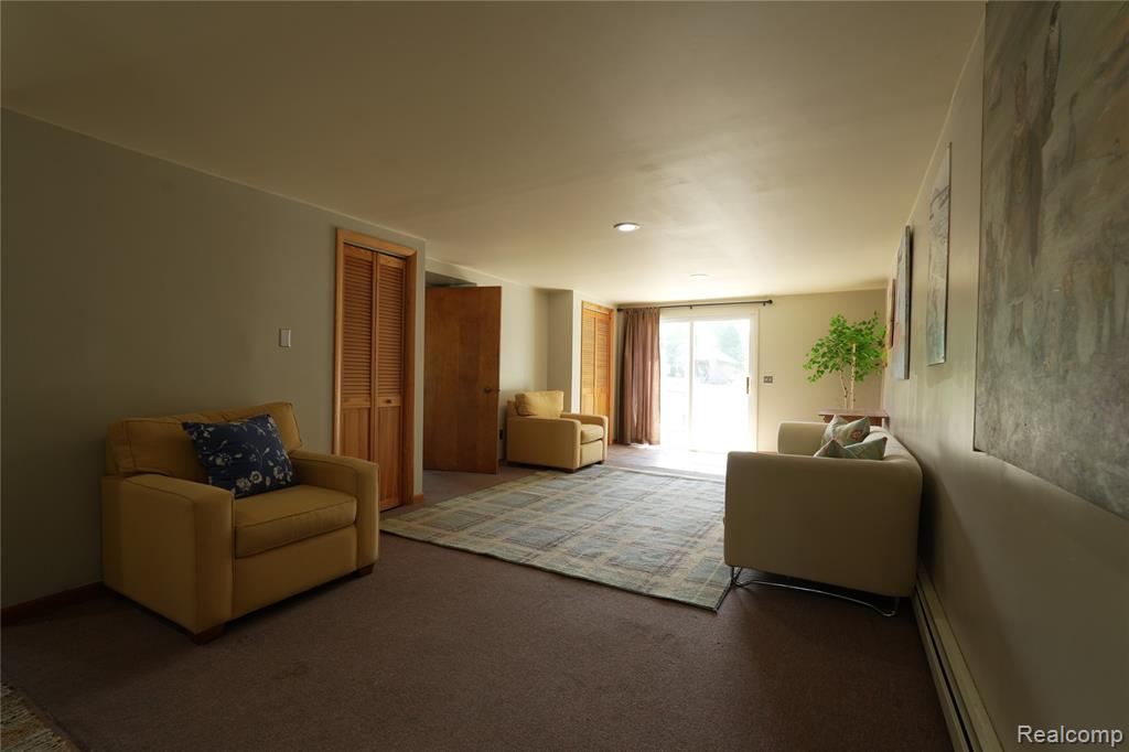 2898 Lakeshore Road Property Photo 10