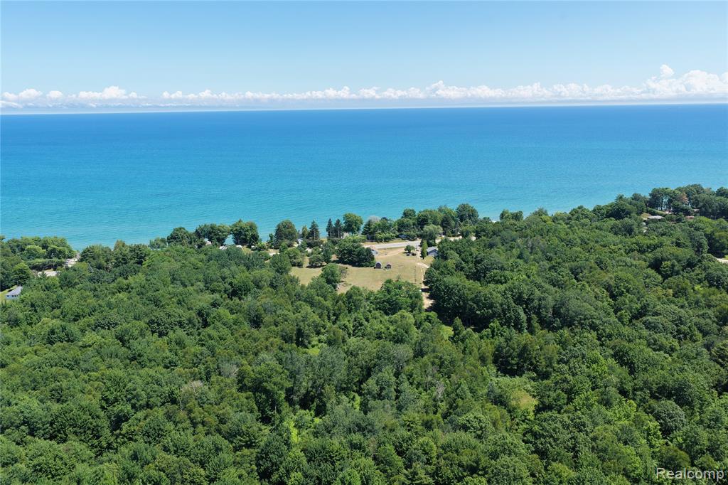 2898 Lakeshore Road Property Photo 13