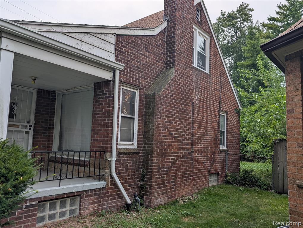 16531 Plainview Avenue Property Photo 4